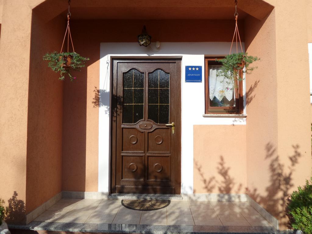 Apartmani Lina Umag Extérieur photo